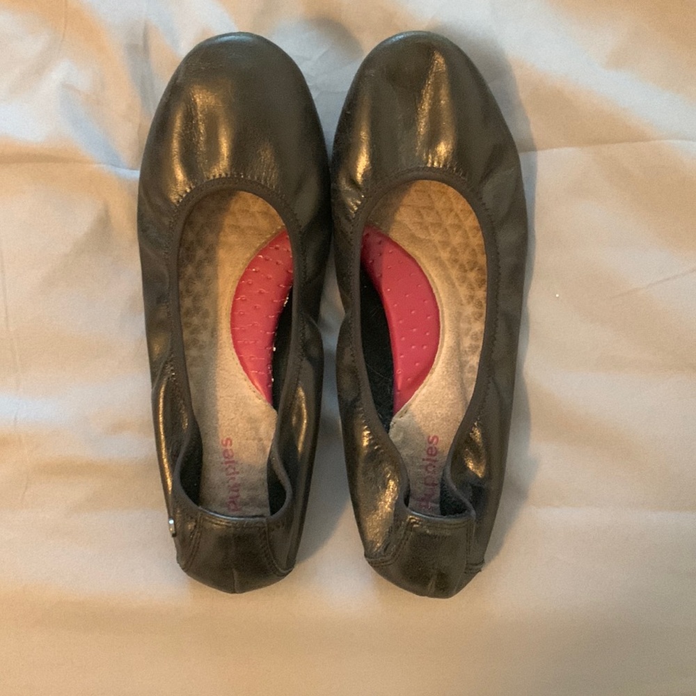 Hush puppies flats